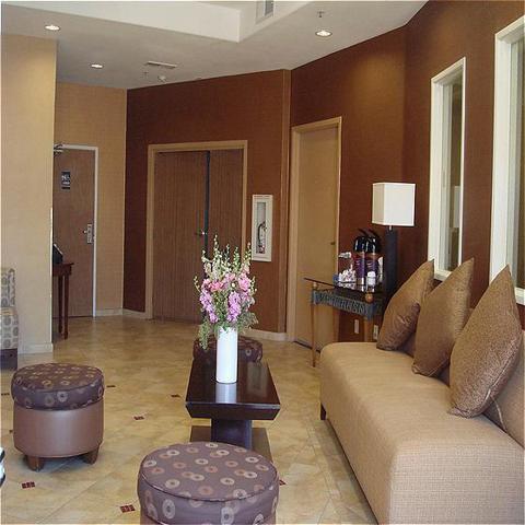 Express West Angeles By Ihg 3*