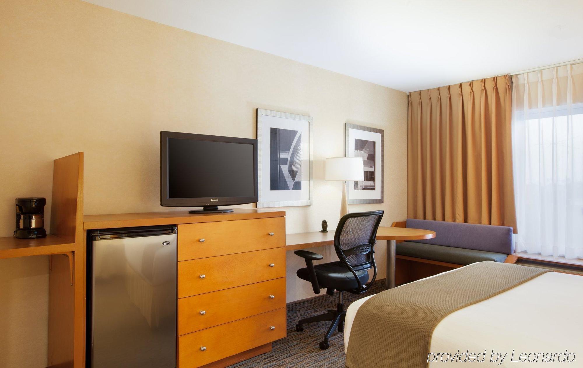 Express West Angeles By Ihg Los Angeles
