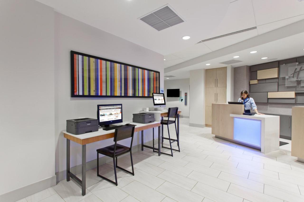 Express West Angeles By Ihg Hotel