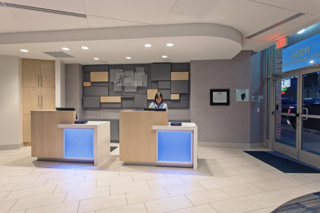 Express West Angeles By Ihg 3*
